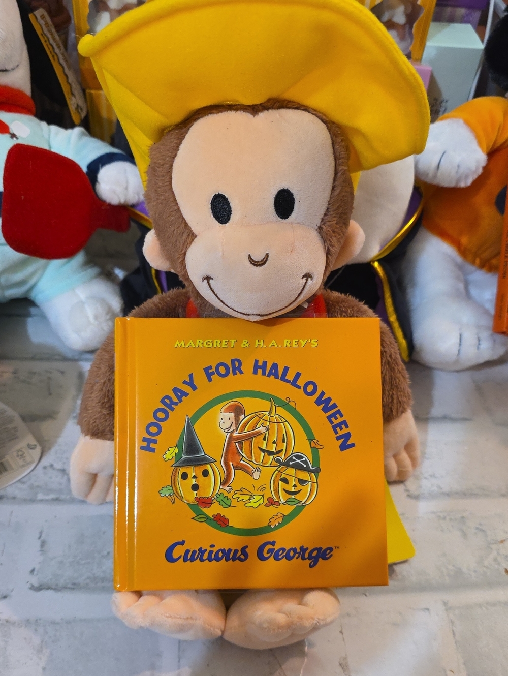 KOHLS CARES CURIOUS GEORGE PLUSH DOLL WITH HALLOWEEN BOOK